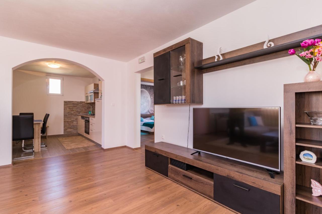 Selina Ferienwohnung Loborika Exteriér fotografie