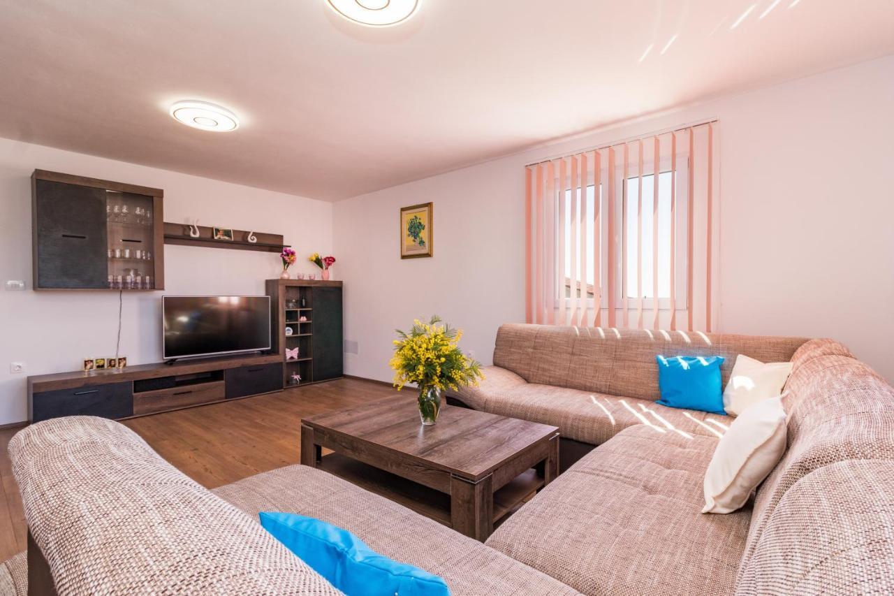 Selina Ferienwohnung Loborika Exteriér fotografie