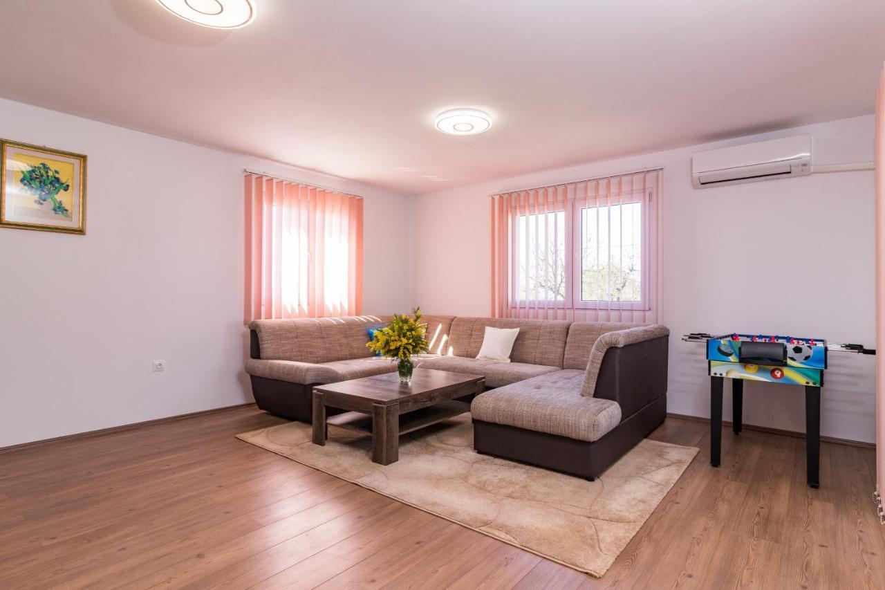 Selina Ferienwohnung Loborika Exteriér fotografie